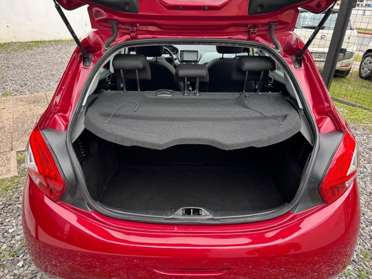 Peugeot 208 Usado Financiado en Córdoba, deRuedas