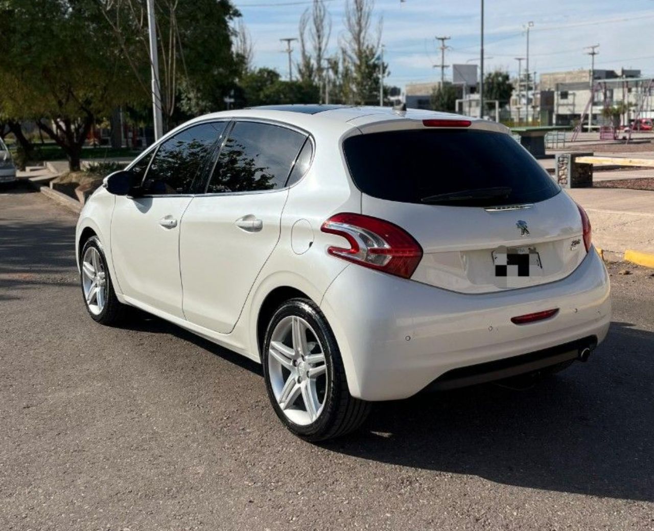 Peugeot 208 Usado Financiado en Mendoza, deRuedas