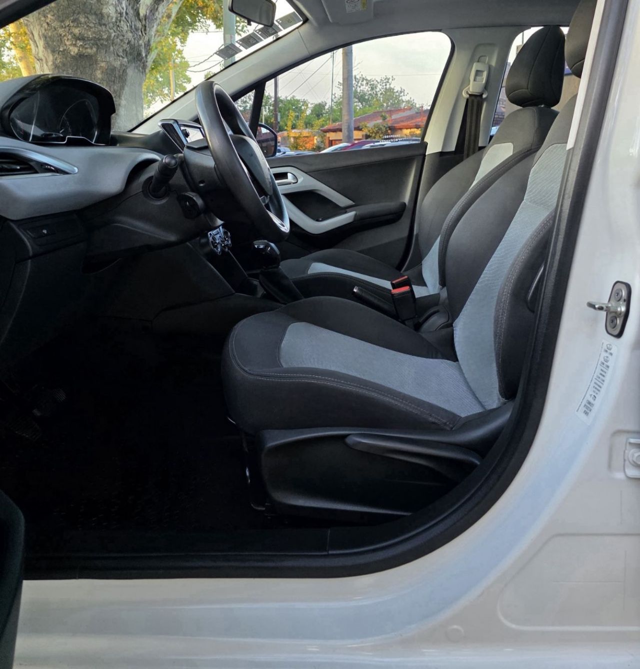 Peugeot 208 Usado en Mendoza, deRuedas