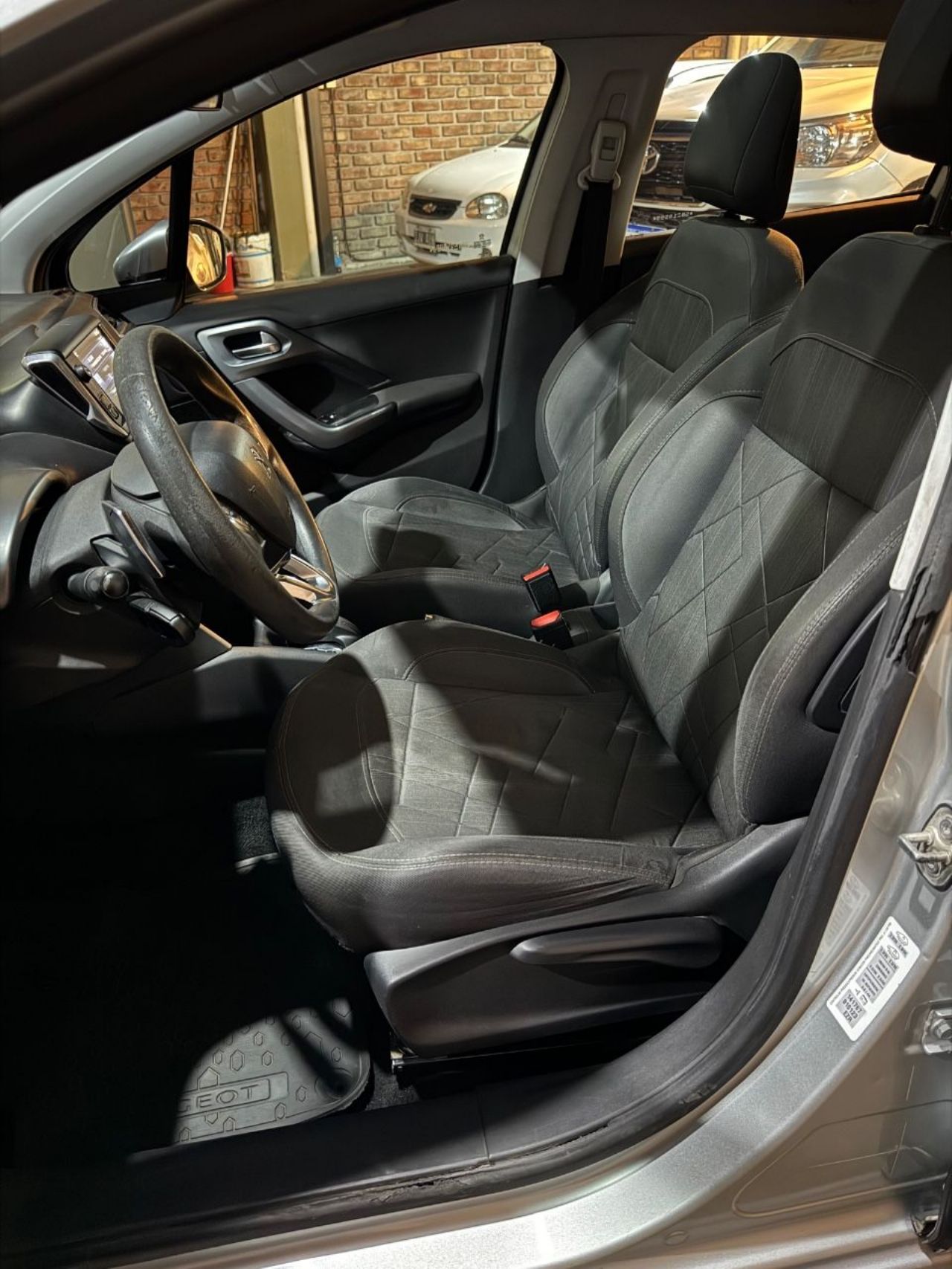 Peugeot 208 Usado en Mendoza, deRuedas