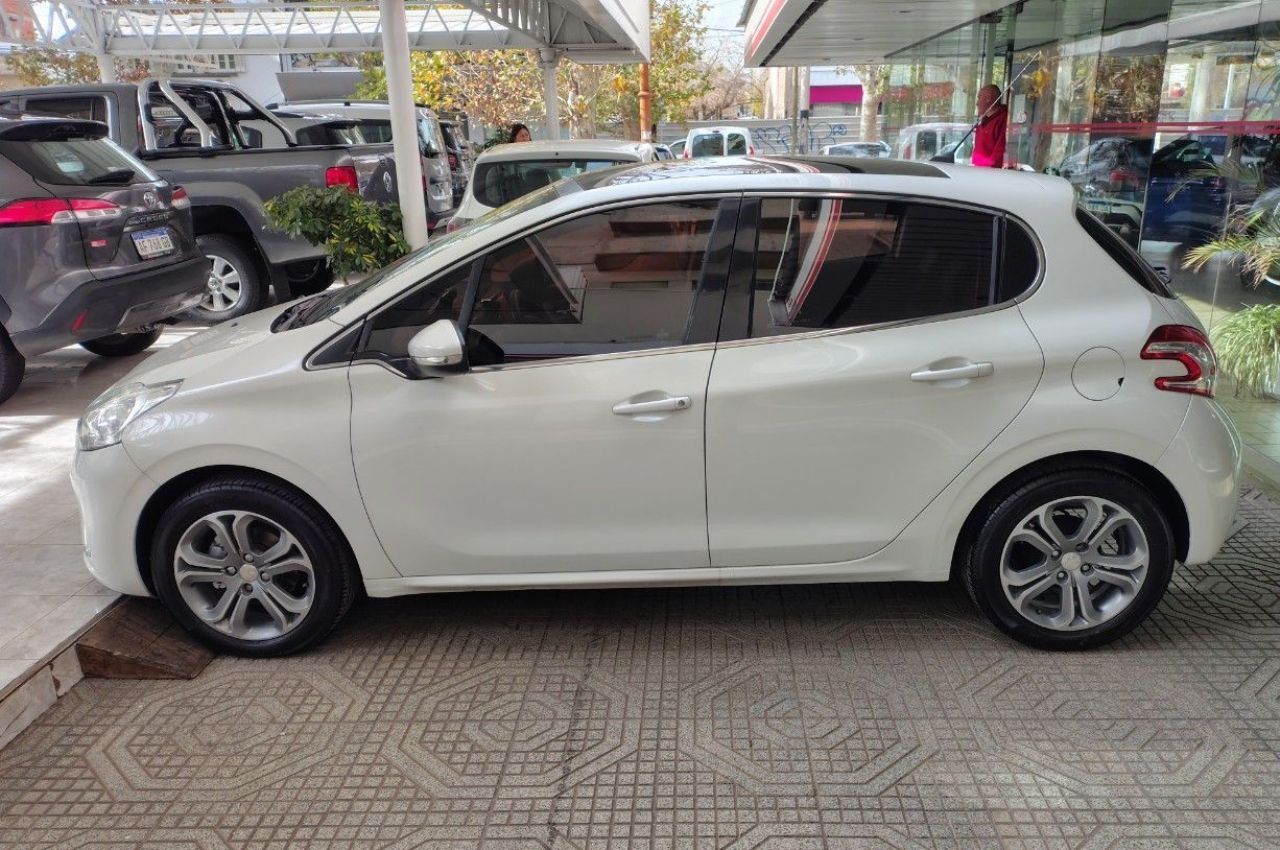 Peugeot 208 Usado en Mendoza, deRuedas
