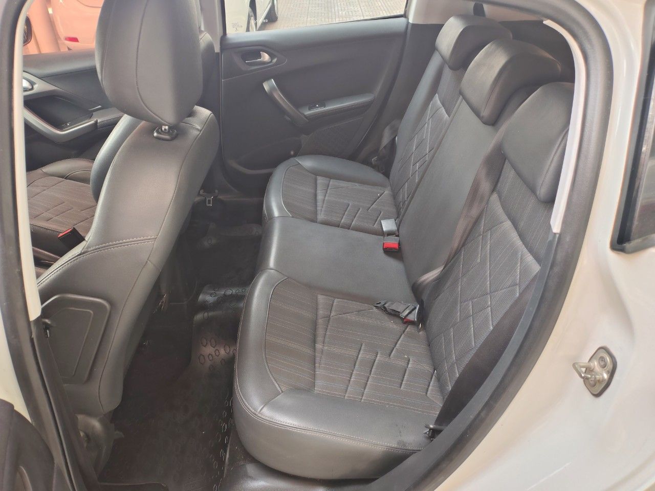 Peugeot 208 Usado en Mendoza, deRuedas