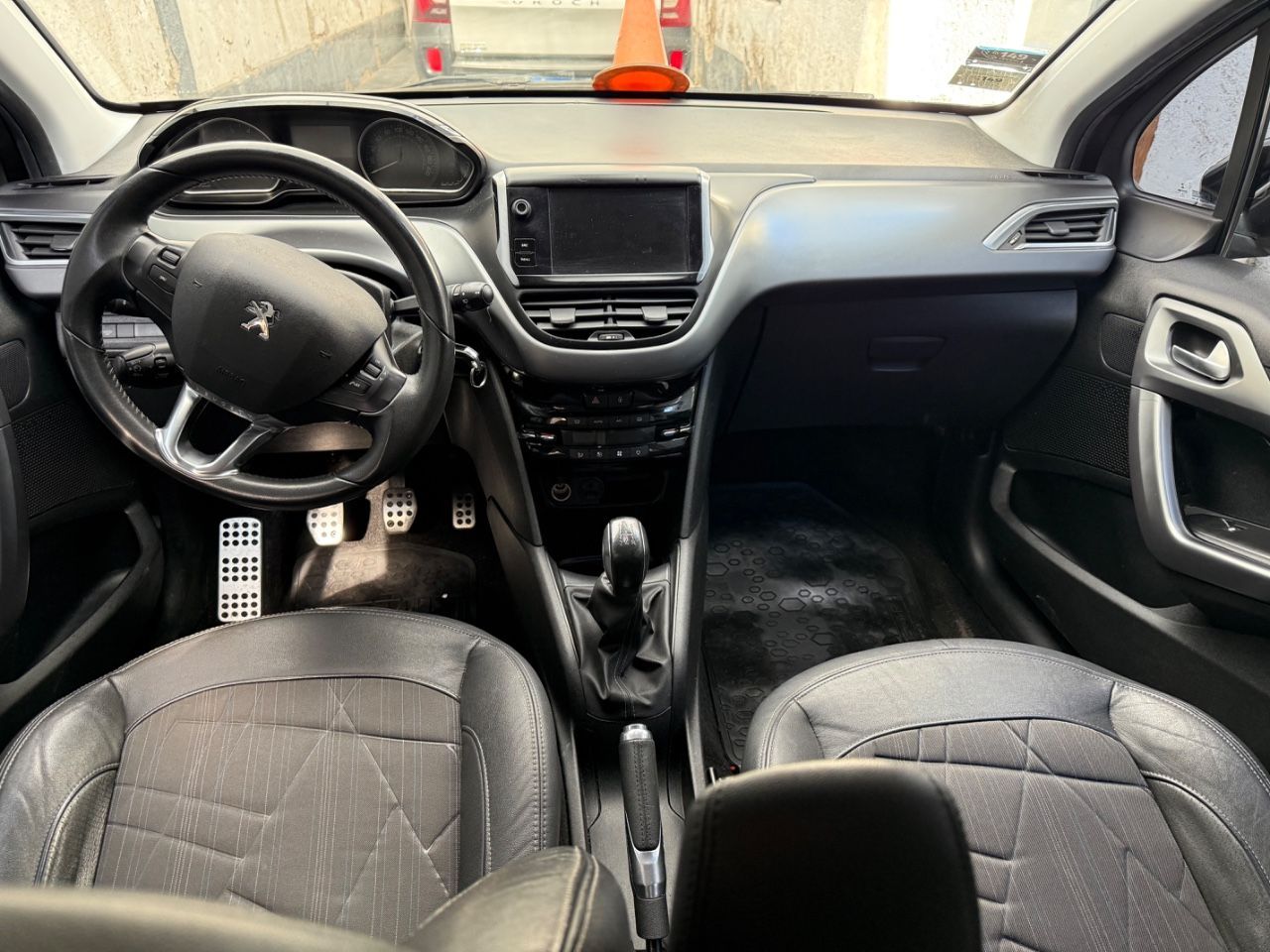 Peugeot 208 Usado Financiado en Mendoza, deRuedas