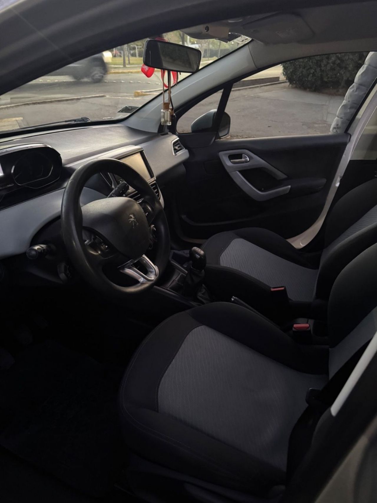 Peugeot 208 Usado en Mendoza, deRuedas