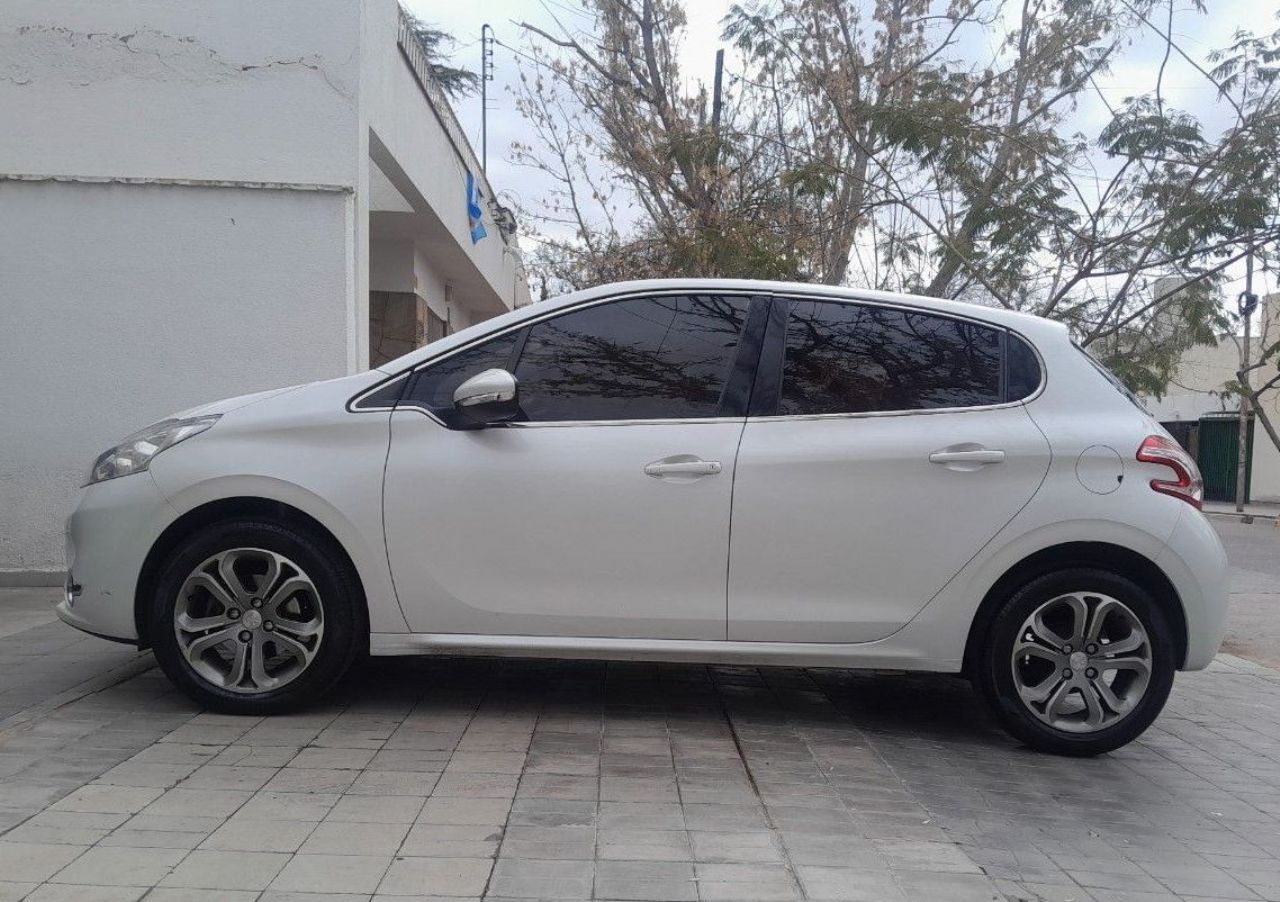 Peugeot 208 Usado en Mendoza, deRuedas