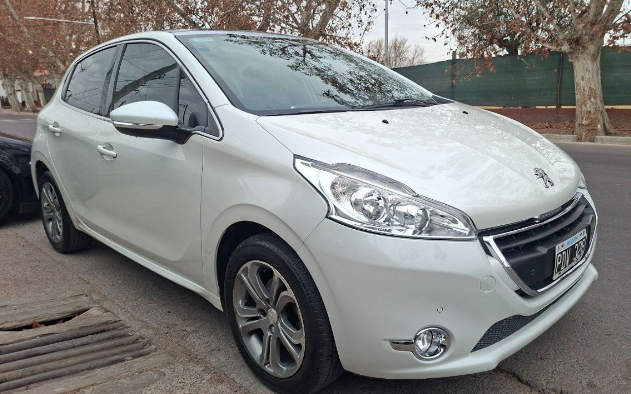 Peugeot 208 Usado Financiado en Mendoza, deRuedas