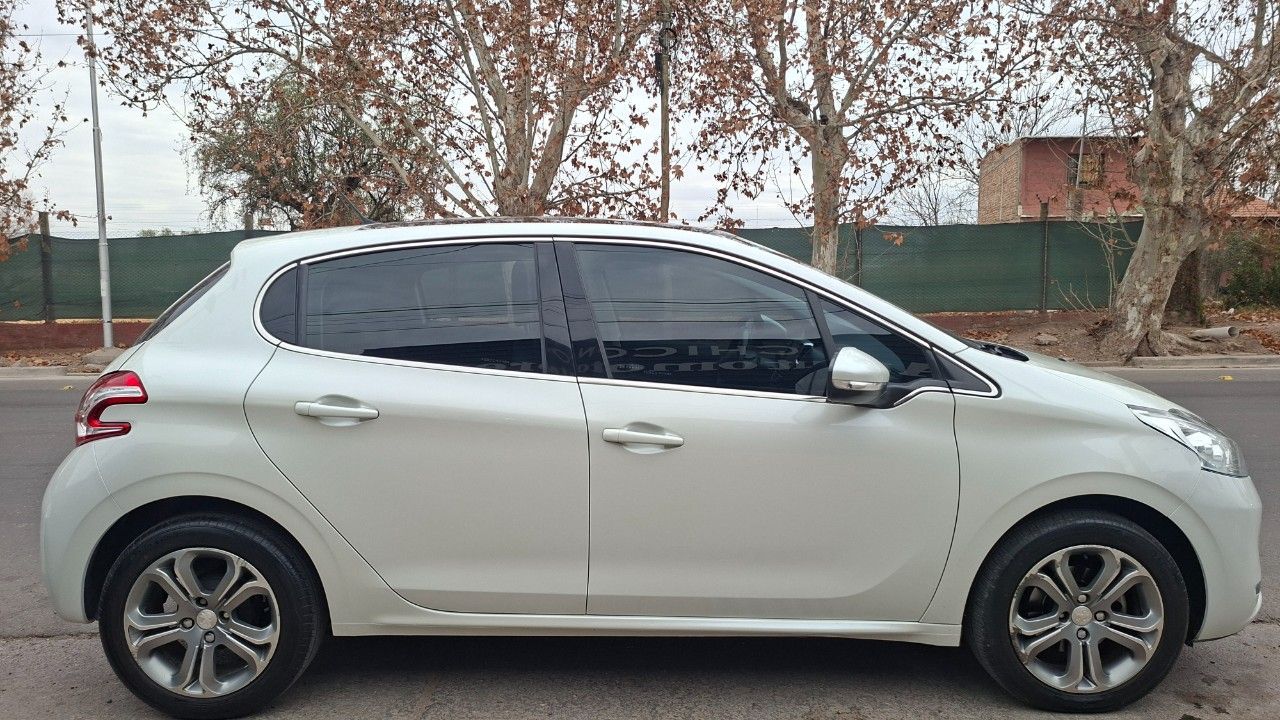 Peugeot 208 Usado Financiado en Mendoza, deRuedas
