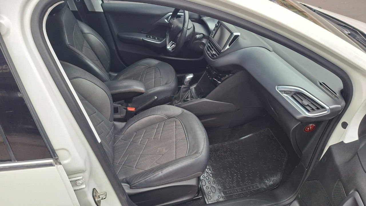 Peugeot 208 Usado Financiado en Mendoza, deRuedas