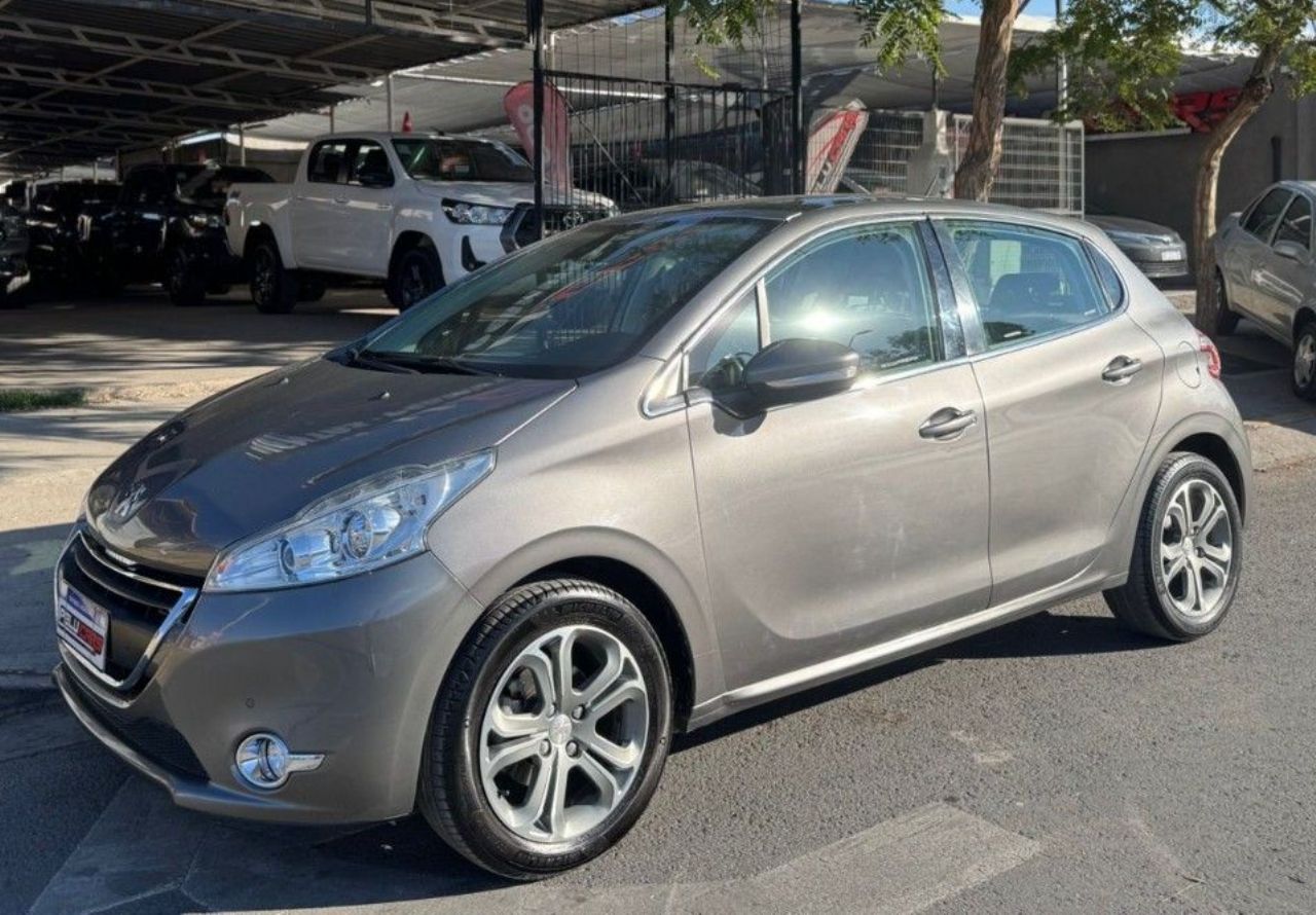 Peugeot 208 Usado Financiado en San Juan, deRuedas