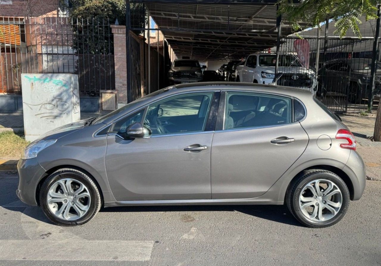 Peugeot 208 Usado Financiado en San Juan, deRuedas
