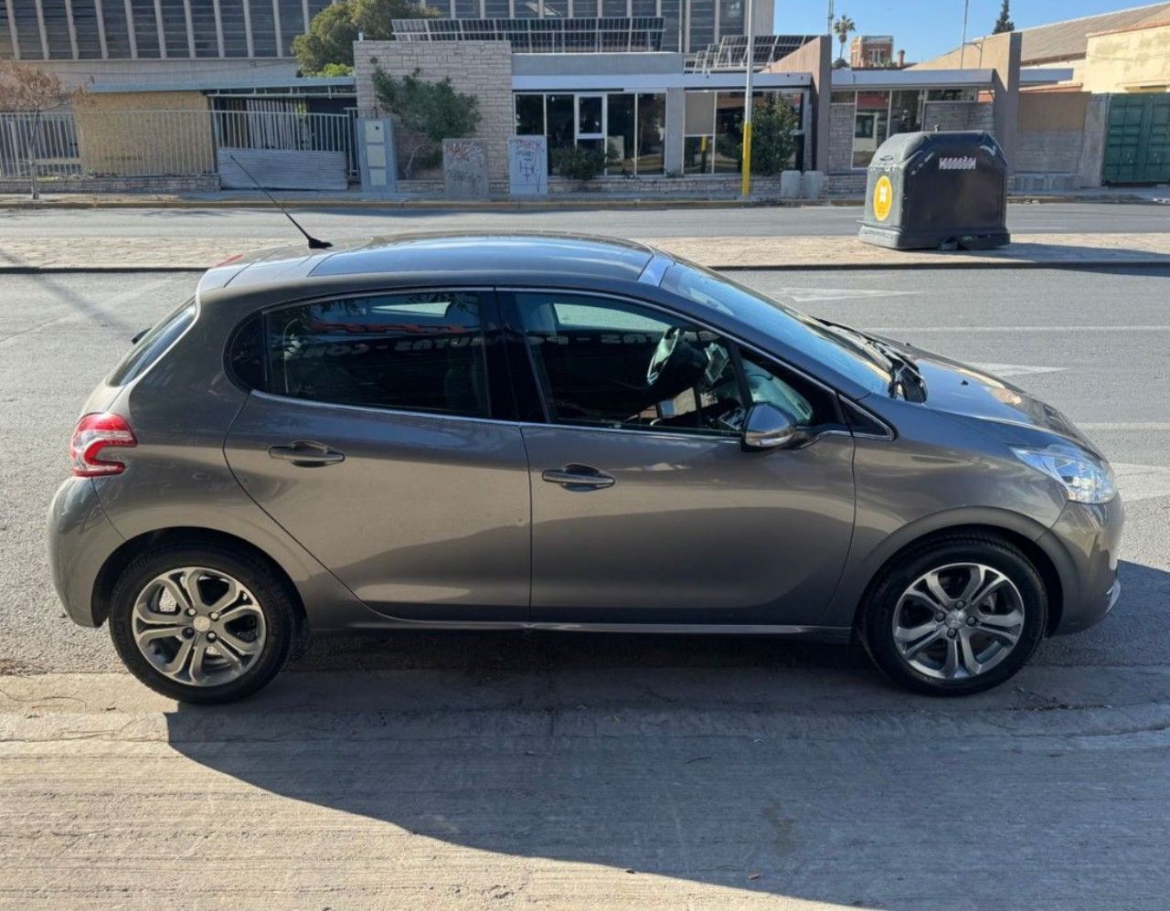 Peugeot 208 Usado Financiado en San Juan, deRuedas