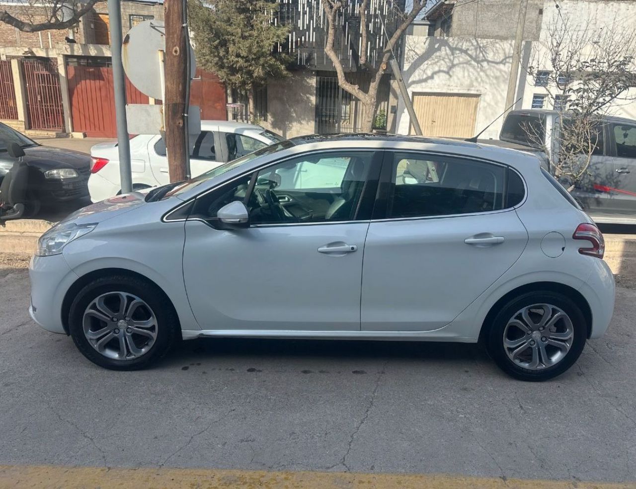 Peugeot 208 Usado en Mendoza, deRuedas