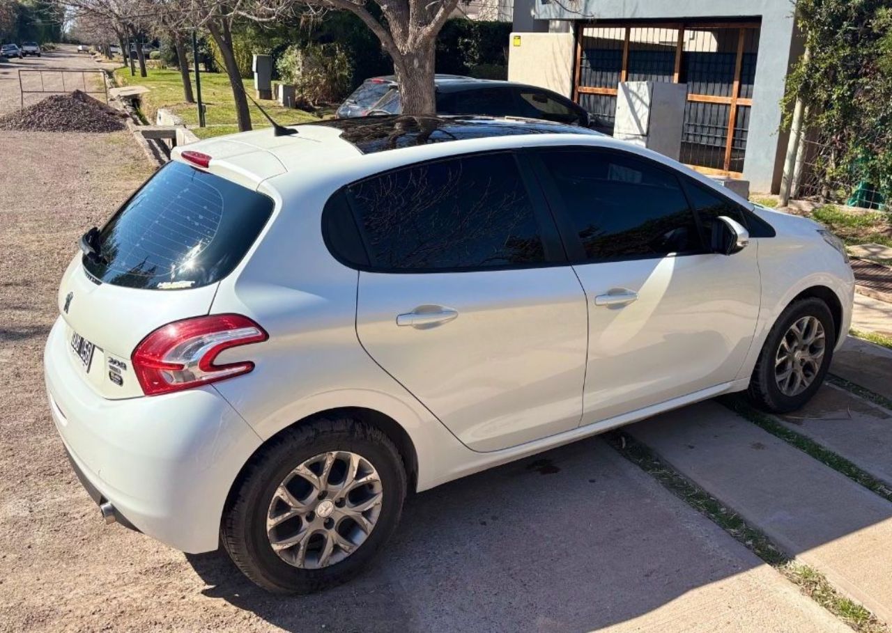 Peugeot 208 Usado en Mendoza, deRuedas