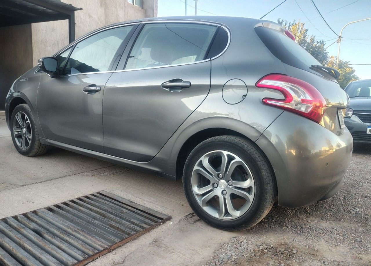Peugeot 208 Usado en Mendoza, deRuedas