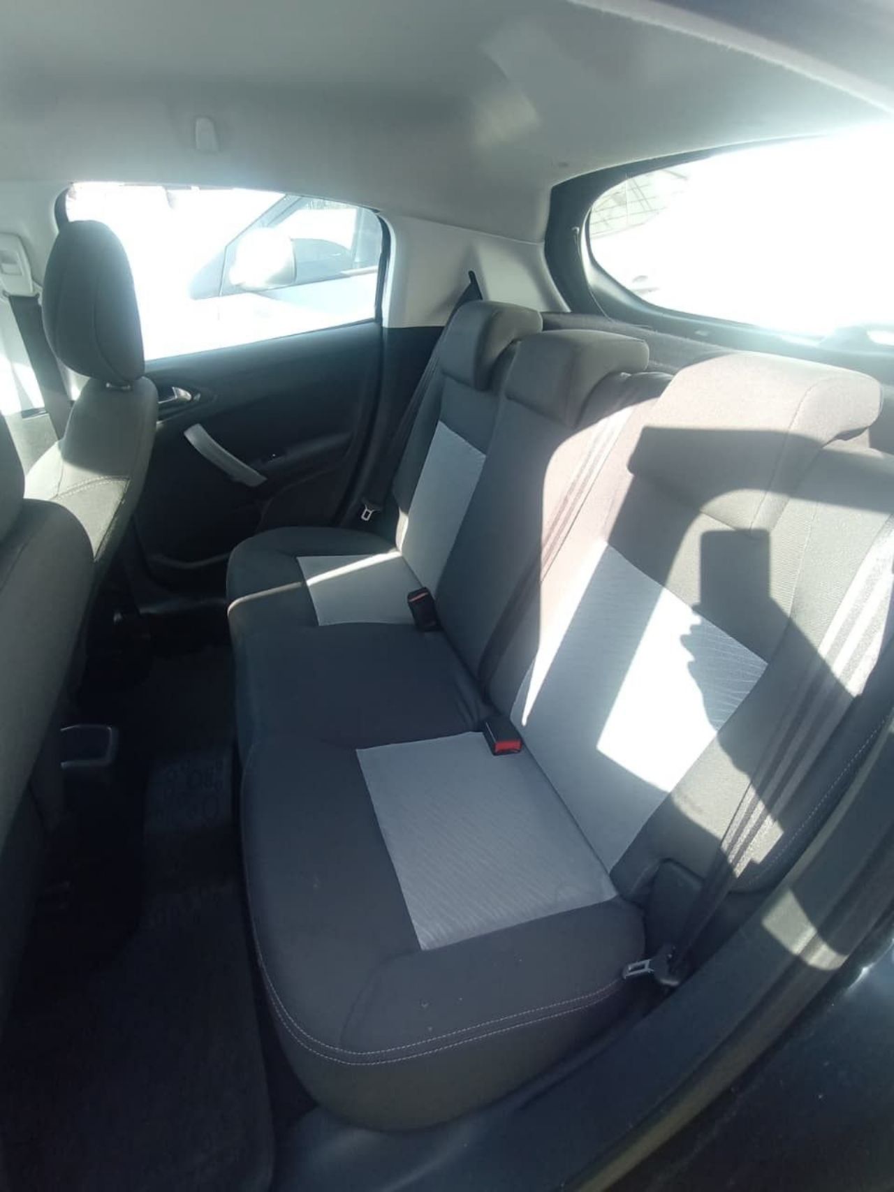 Peugeot 208 Usado Financiado en Córdoba, deRuedas