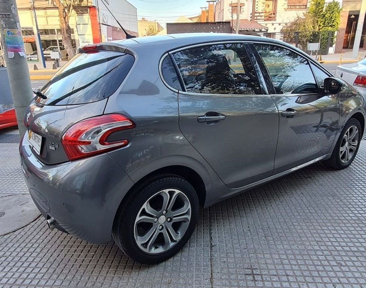 Peugeot 208 Usado en Mendoza, deRuedas