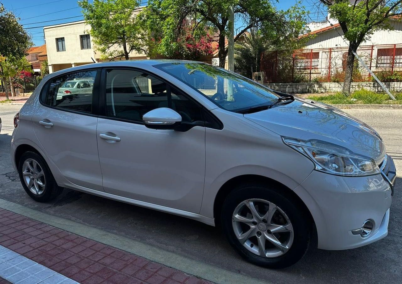 Peugeot 208 Usado Financiado en Córdoba, deRuedas