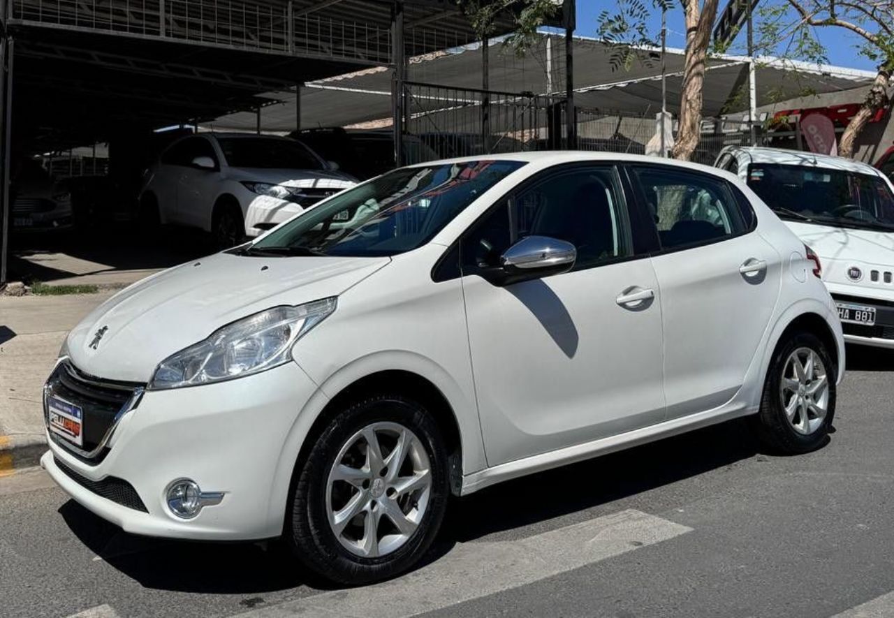 Peugeot 208 Usado Financiado en San Juan, deRuedas