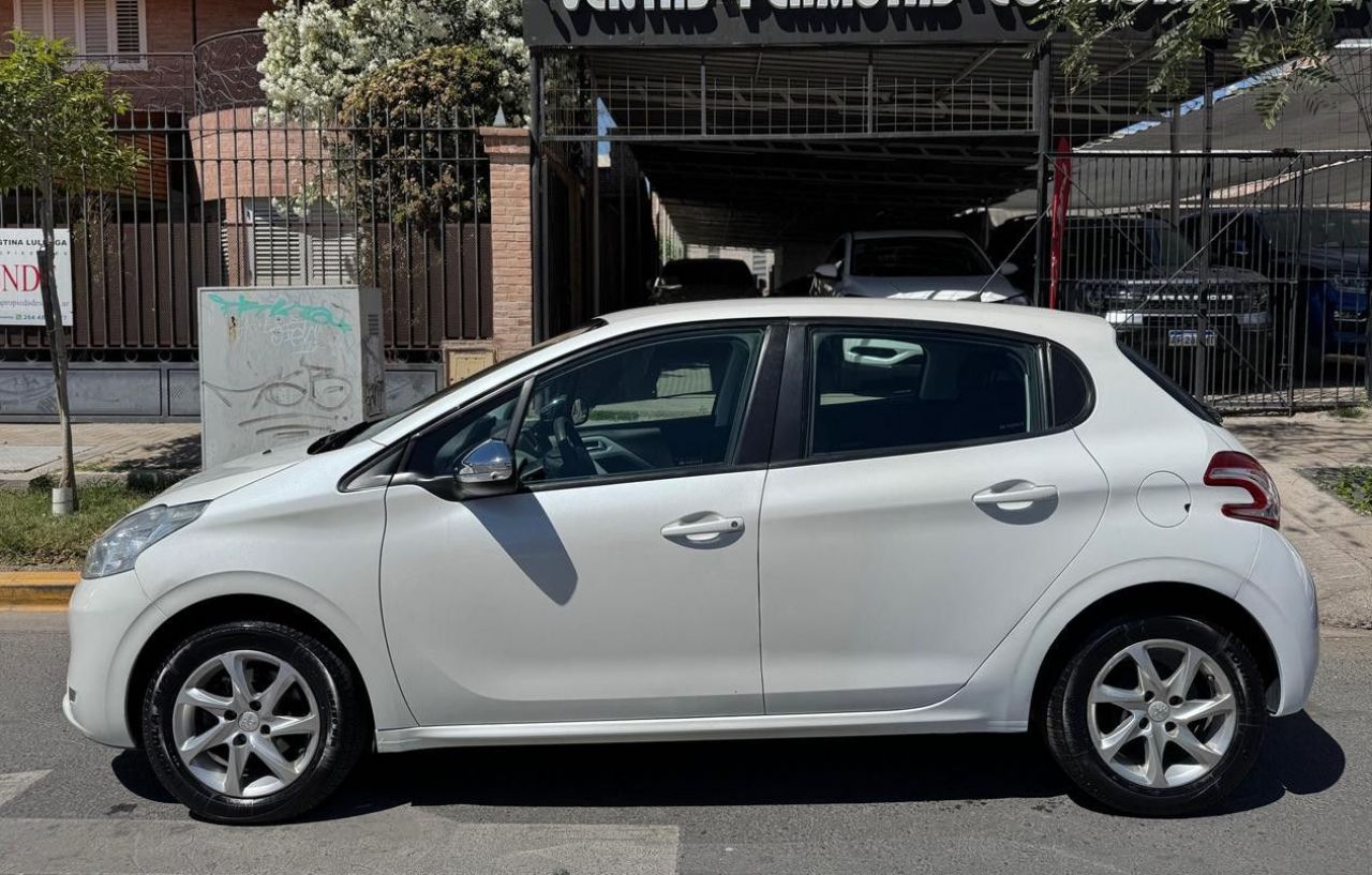 Peugeot 208 Usado Financiado en San Juan, deRuedas