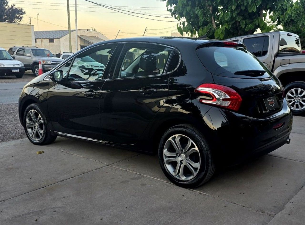 Peugeot 208 Usado Financiado en Mendoza, deRuedas