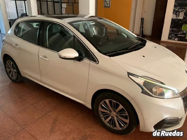 Peugeot 208 Usado en Mendoza, deRuedas