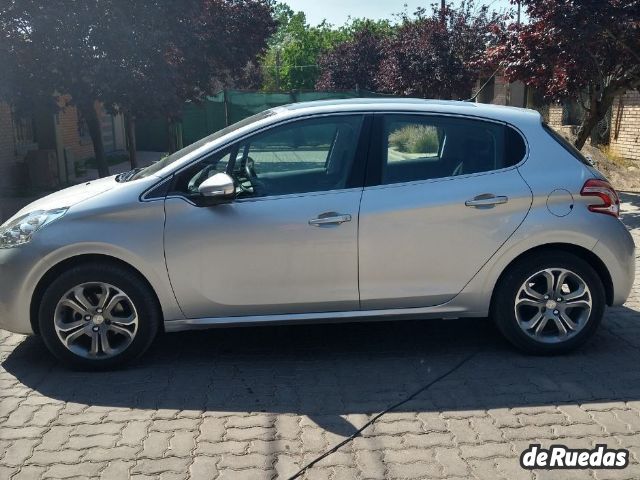 Peugeot 208 Usado en Mendoza, deRuedas