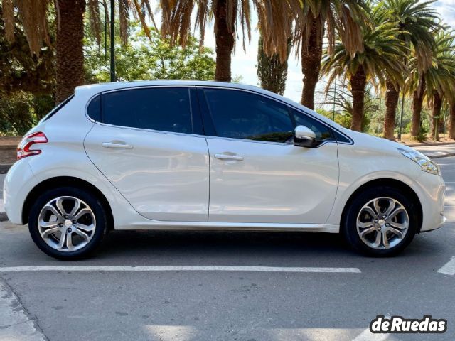 Peugeot 208 Usado en Mendoza, deRuedas