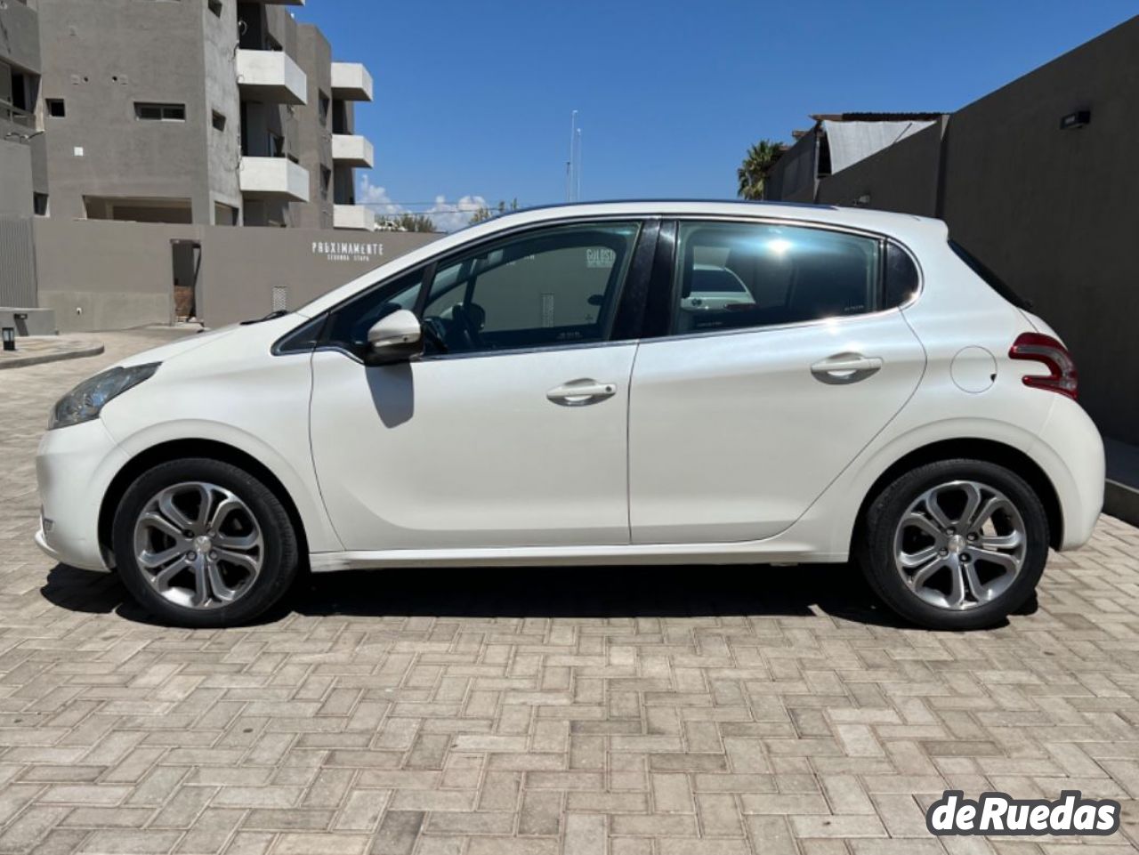 Peugeot 208 Usado en San Juan, deRuedas