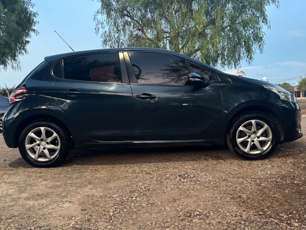 Peugeot 208 Usado en Mendoza, deRuedas