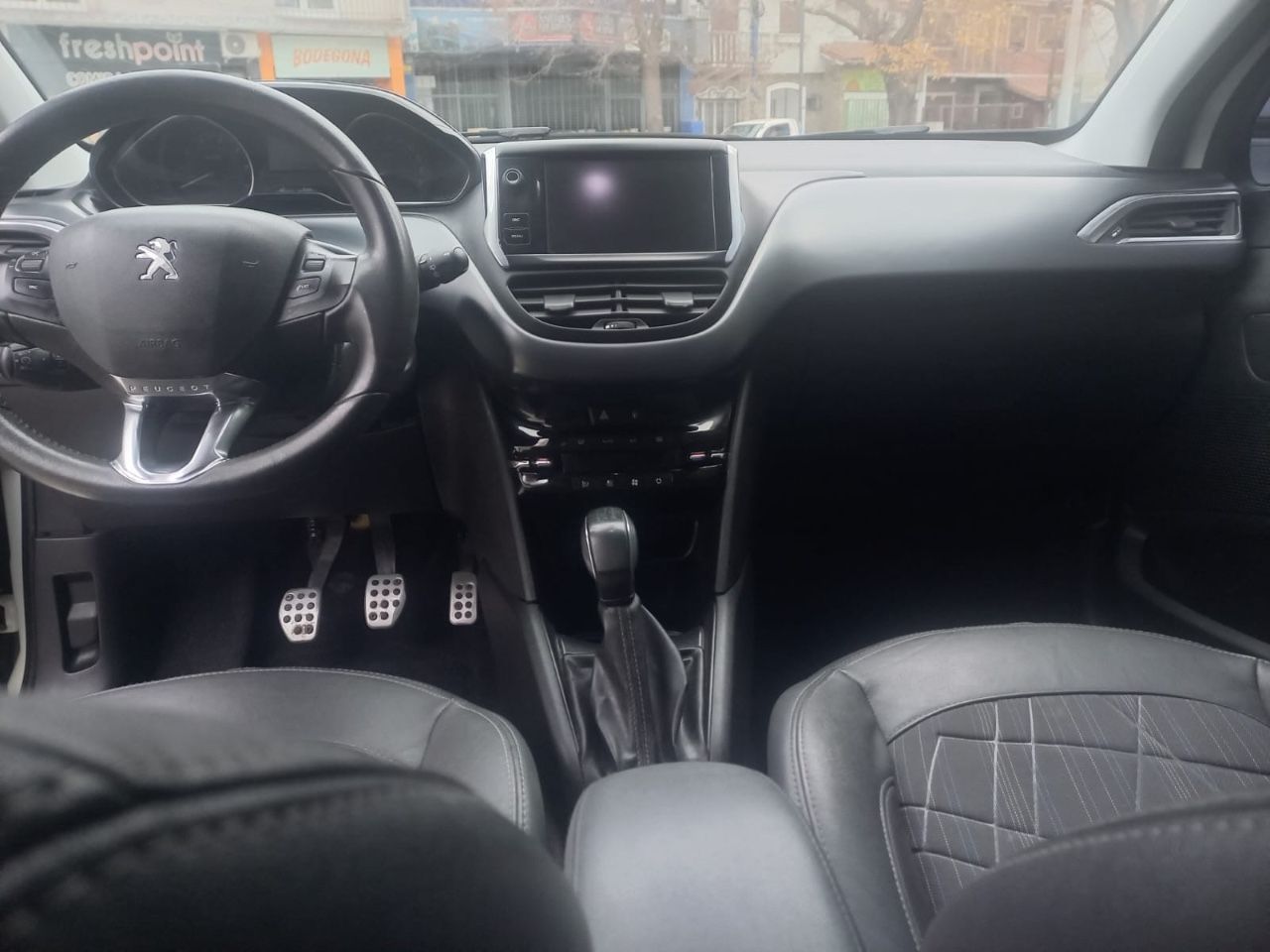 Peugeot 208 Usado Financiado en Mendoza, deRuedas