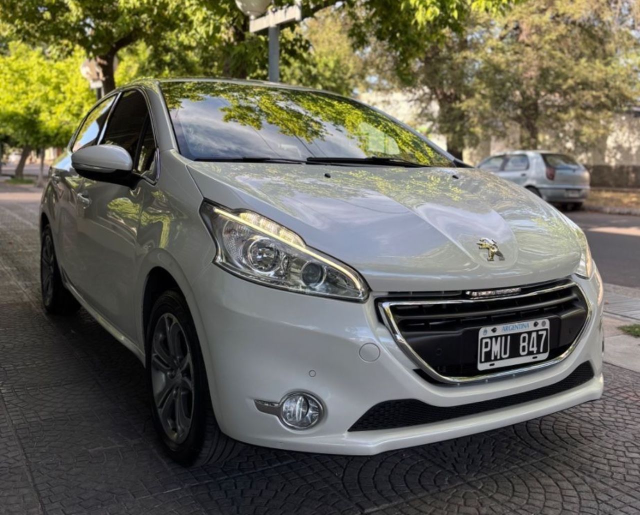 Peugeot 208 Usado Financiado en Mendoza, deRuedas