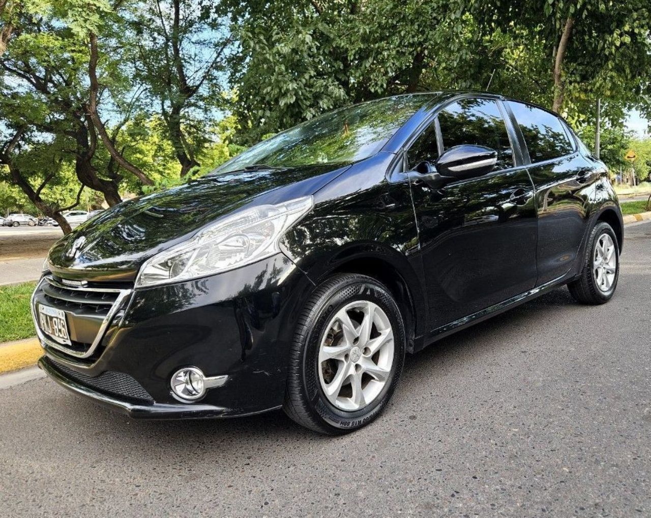 Peugeot 208 Usado Financiado en Mendoza, deRuedas