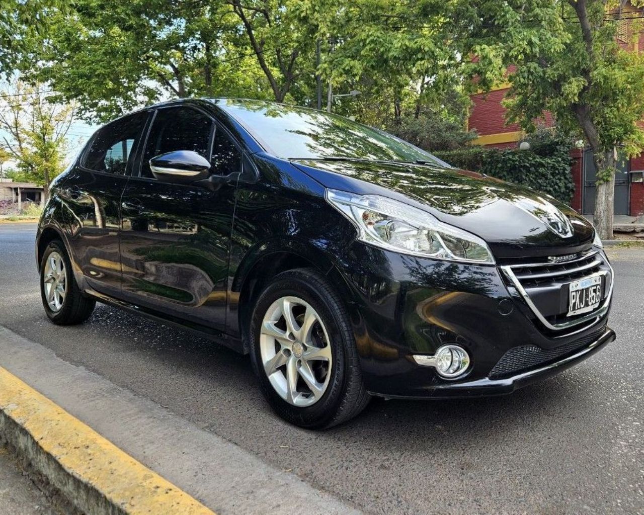 Peugeot 208 Usado Financiado en Mendoza, deRuedas