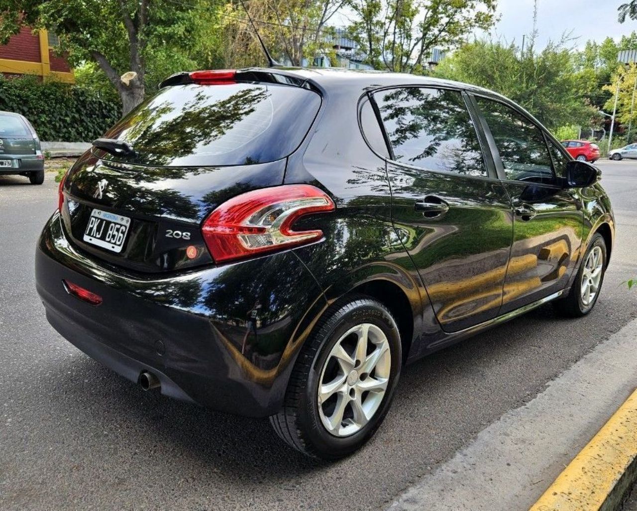Peugeot 208 Usado Financiado en Mendoza, deRuedas