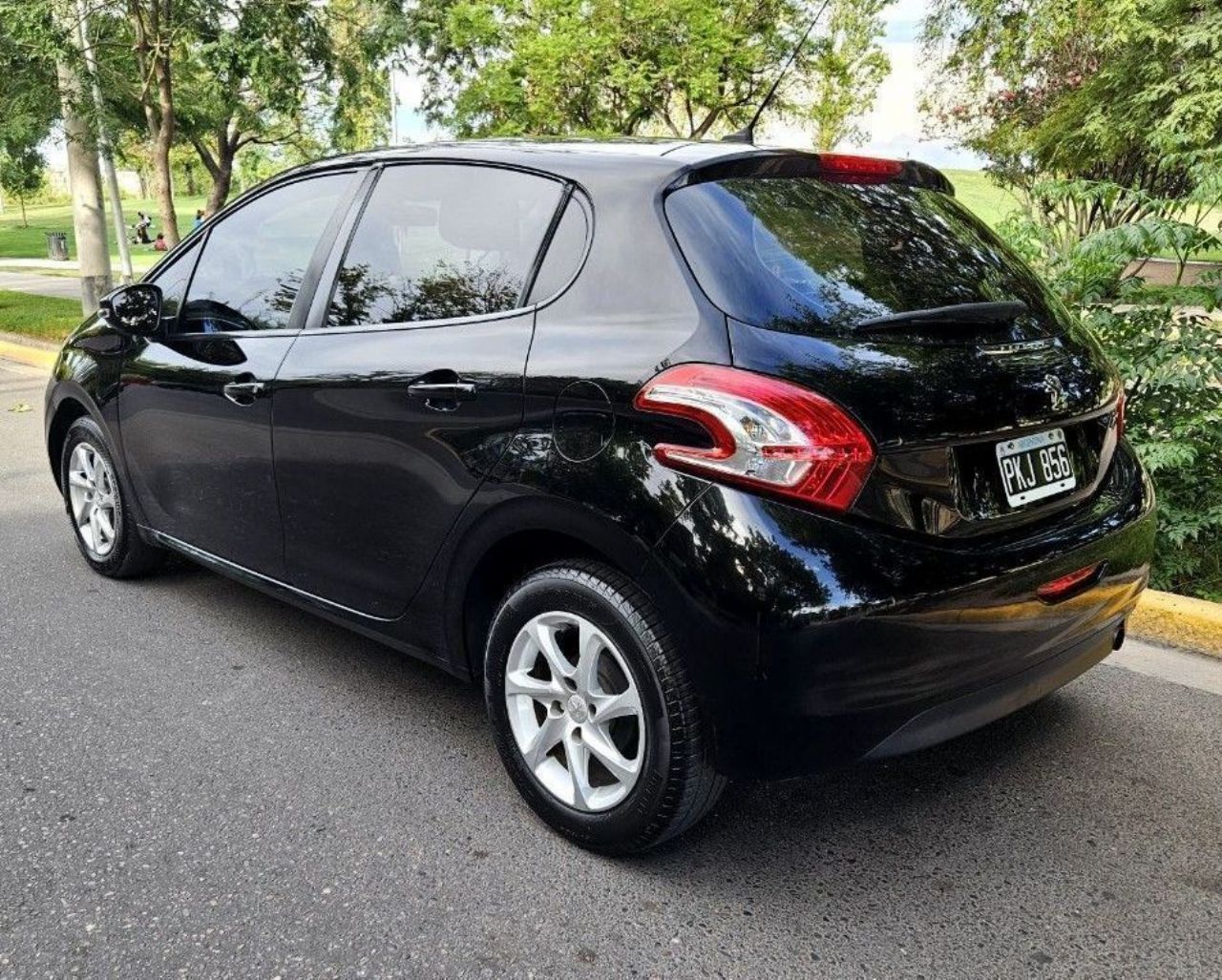 Peugeot 208 Usado Financiado en Mendoza, deRuedas