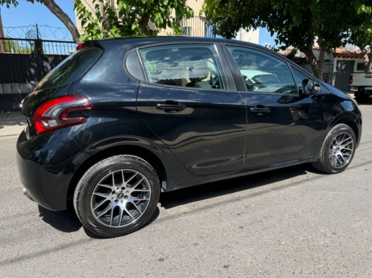 Peugeot 208 Usado en Mendoza, deRuedas
