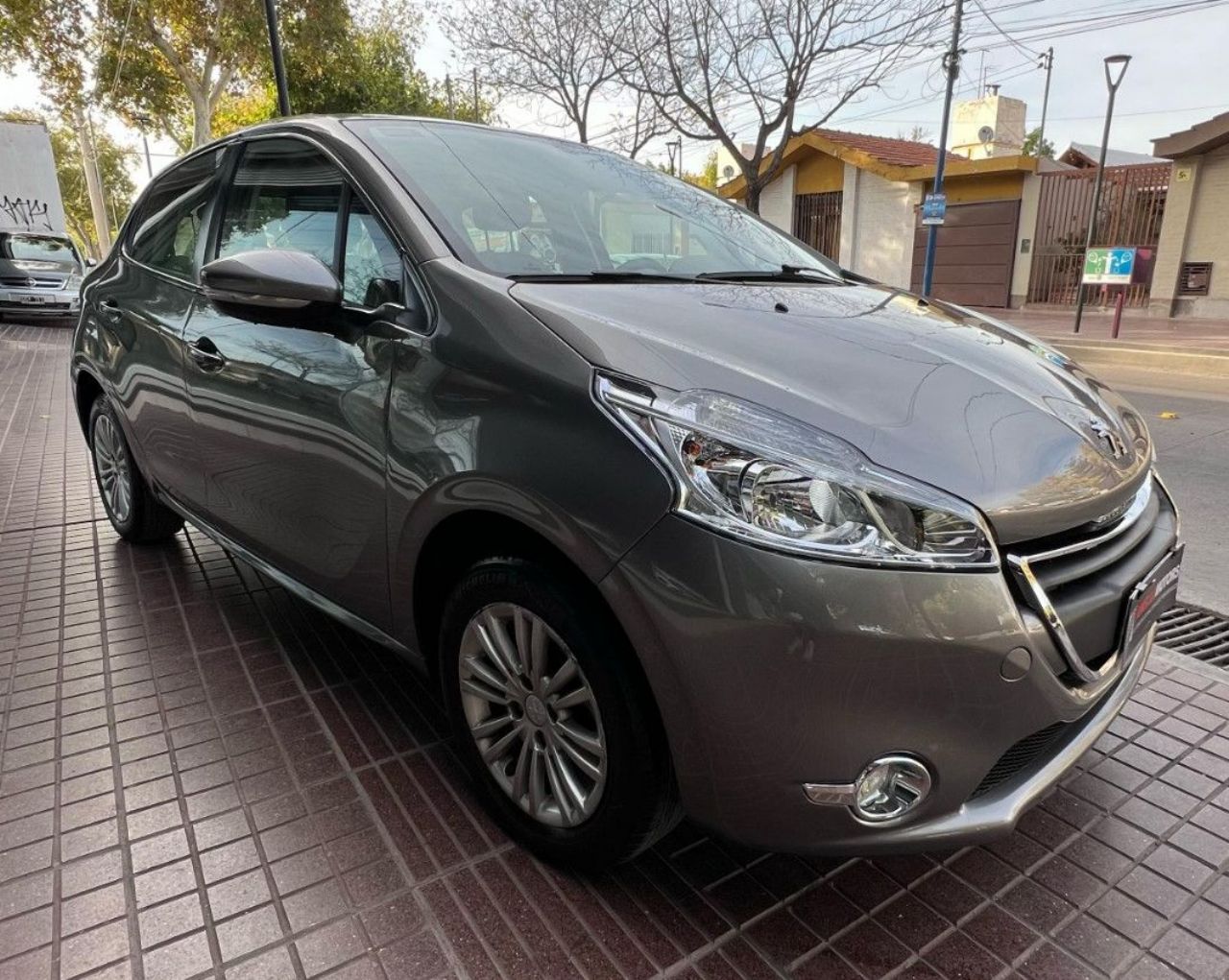 Peugeot 208 Usado Financiado en Mendoza, deRuedas