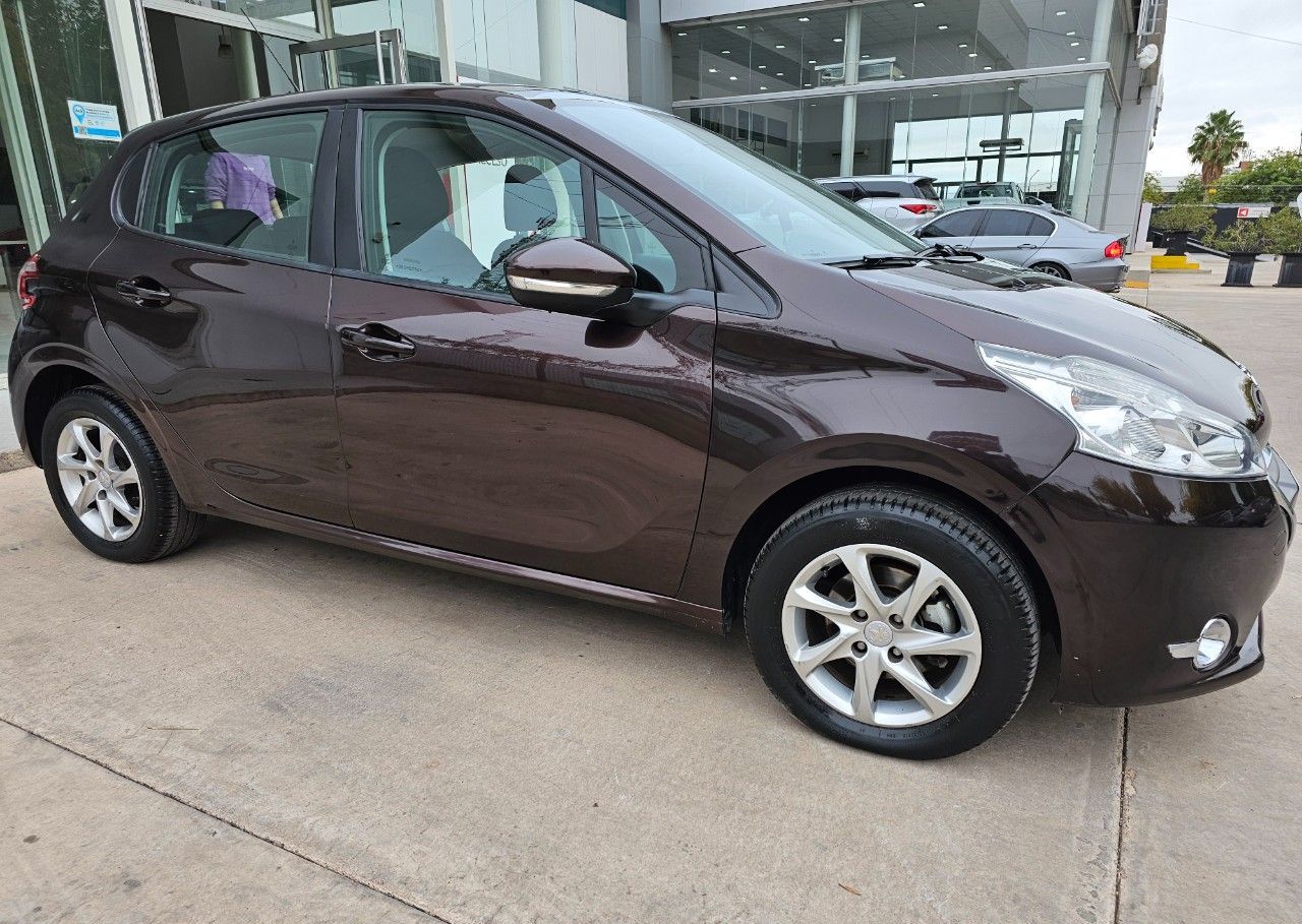 Peugeot 208 Usado en Mendoza, deRuedas