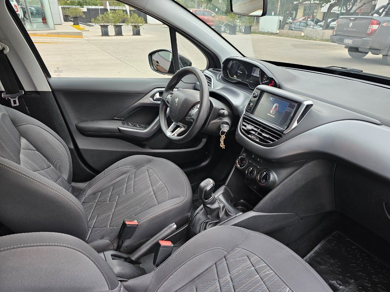 Peugeot 208 Usado en Mendoza, deRuedas
