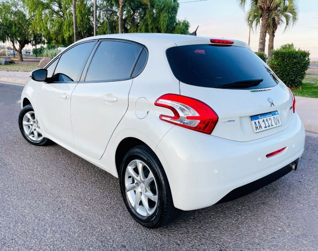 Peugeot 208 Usado Financiado en Mendoza, deRuedas