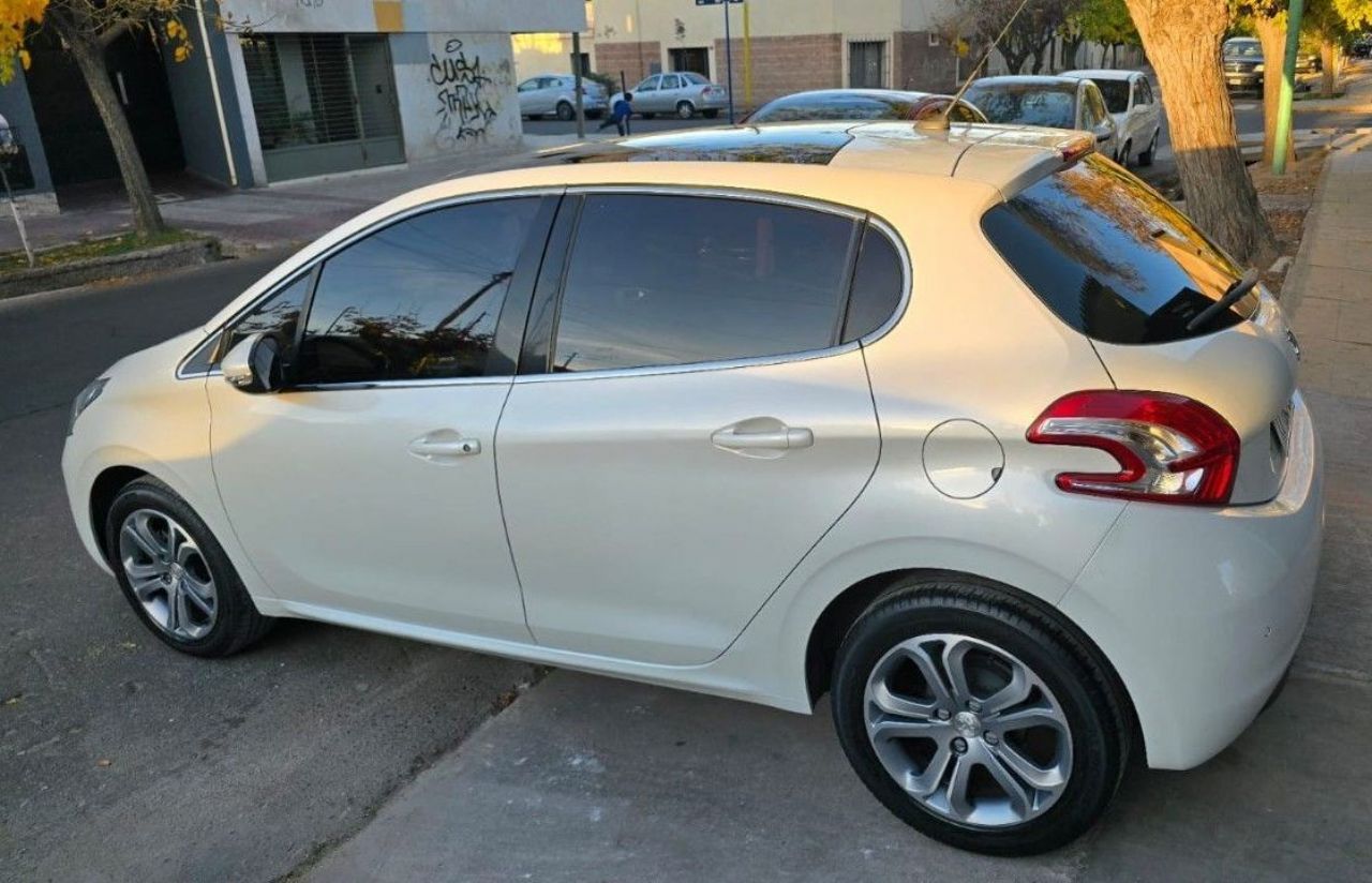 Peugeot 208 Usado en Mendoza, deRuedas