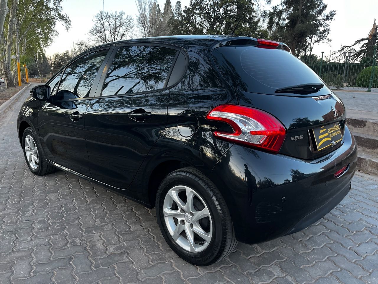 Peugeot 208 Usado en Mendoza, deRuedas