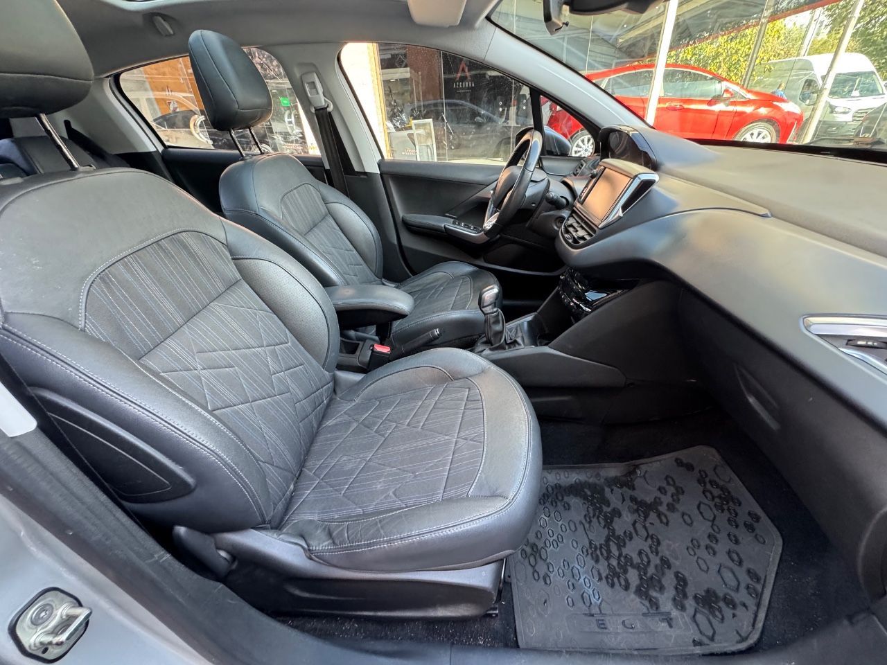Peugeot 208 Usado en Mendoza, deRuedas