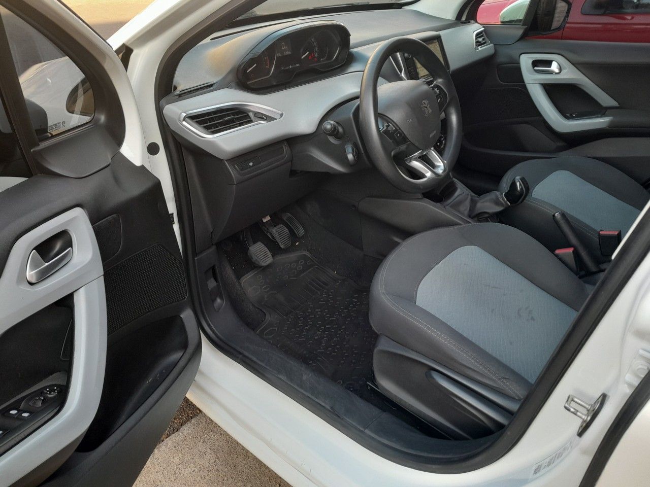 Peugeot 208 Usado en Mendoza, deRuedas