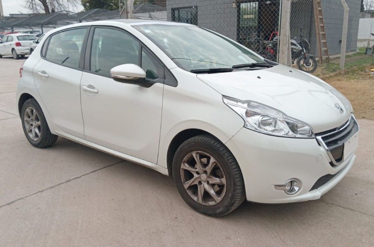 Peugeot 208 Usado Financiado en Córdoba, deRuedas