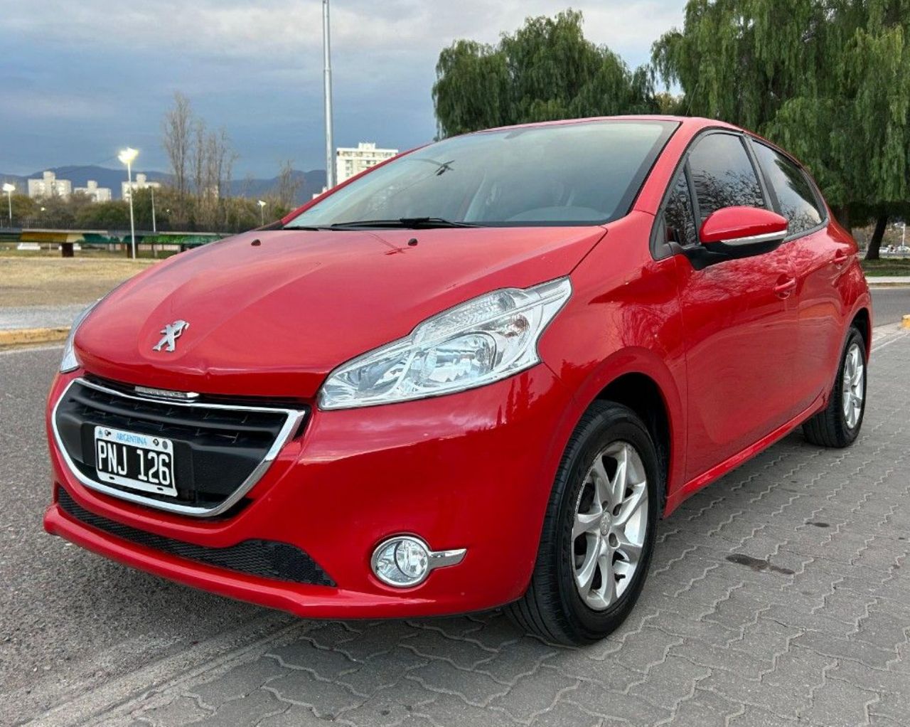 Peugeot 208 Usado Financiado en Mendoza, deRuedas