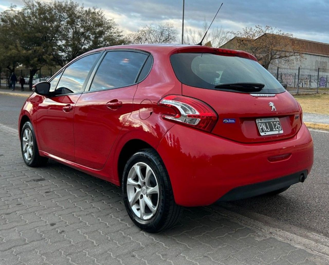 Peugeot 208 Usado Financiado en Mendoza, deRuedas