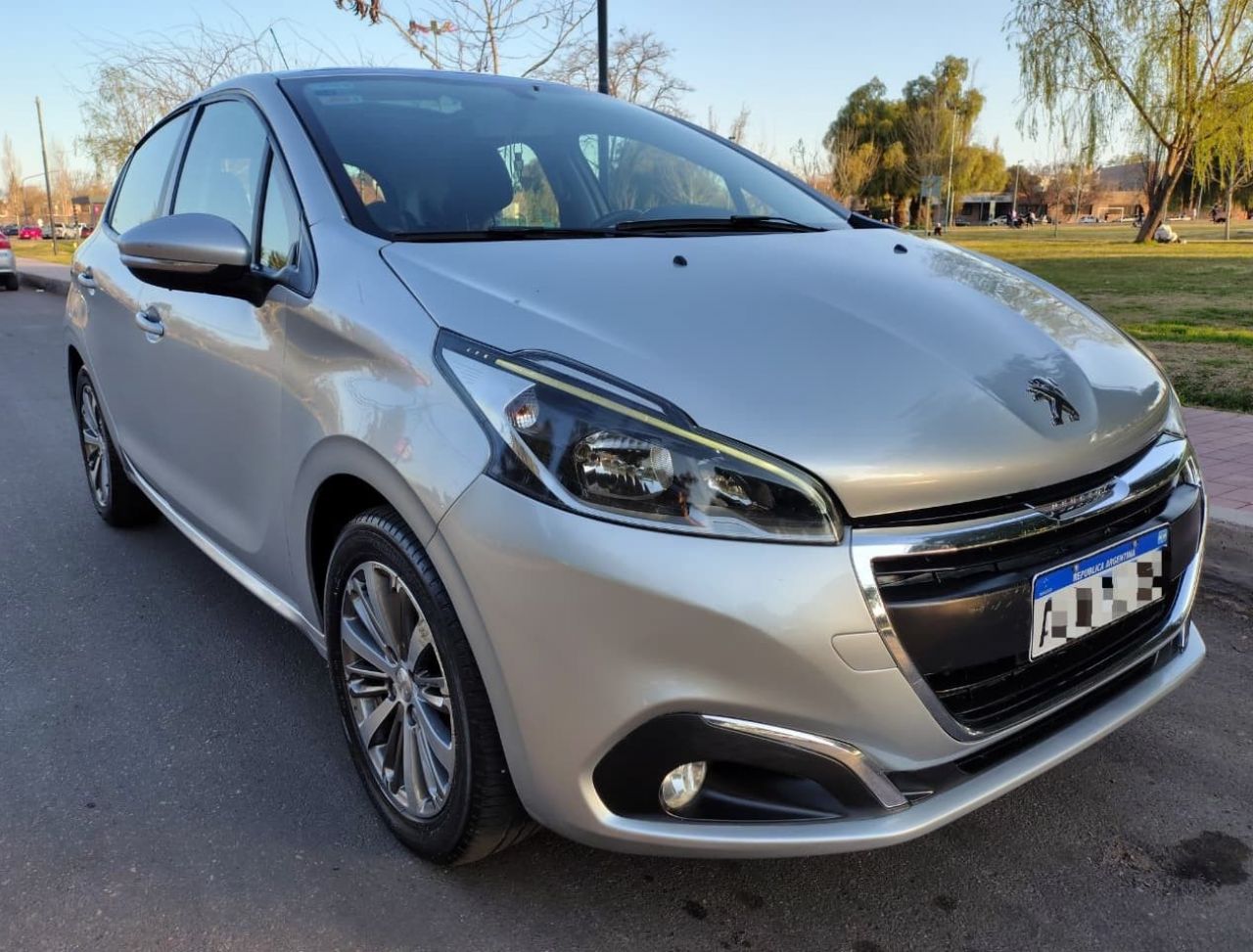 Peugeot 208 Usado Financiado en Mendoza, deRuedas
