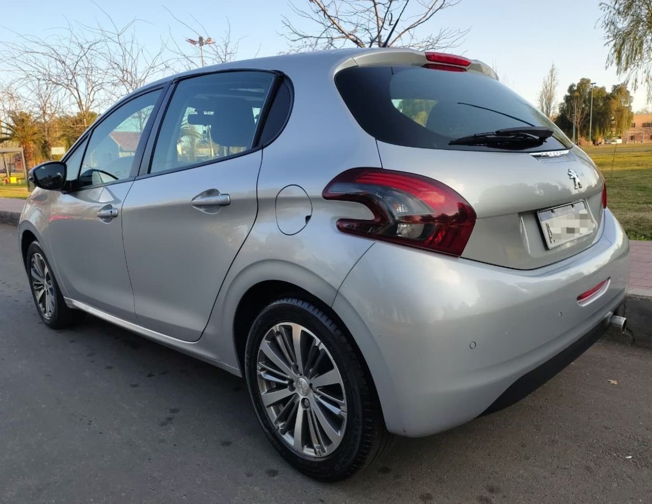 Peugeot 208 Usado Financiado en Mendoza, deRuedas