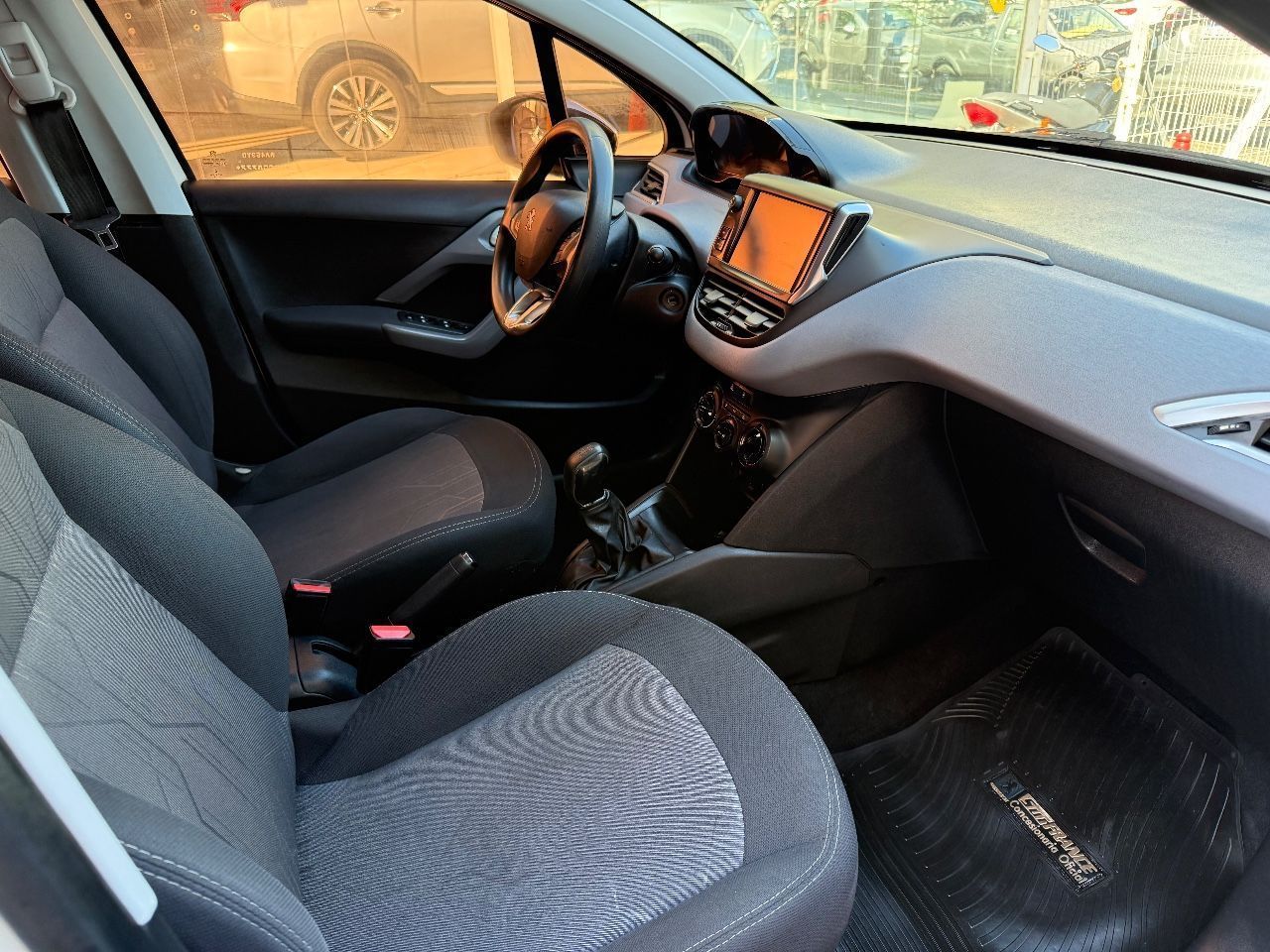 Peugeot 208 Usado Financiado en Mendoza, deRuedas